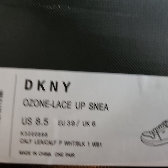 DKNY Ozone Sneakers - Picture 3 of 4